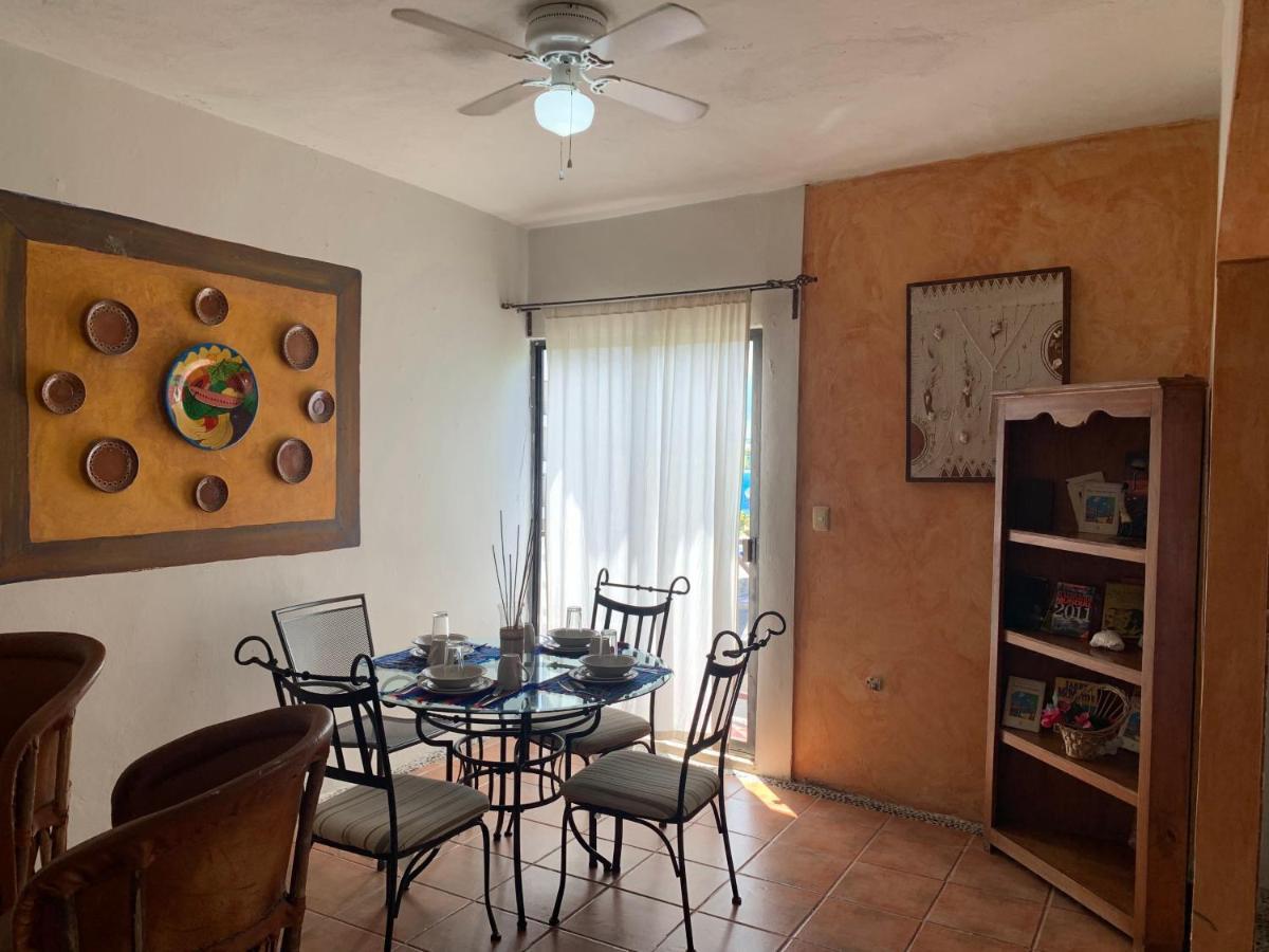 Casa Caribe Cancún Zewnętrze zdjęcie A dining room in a typical middle-class home in Mexico