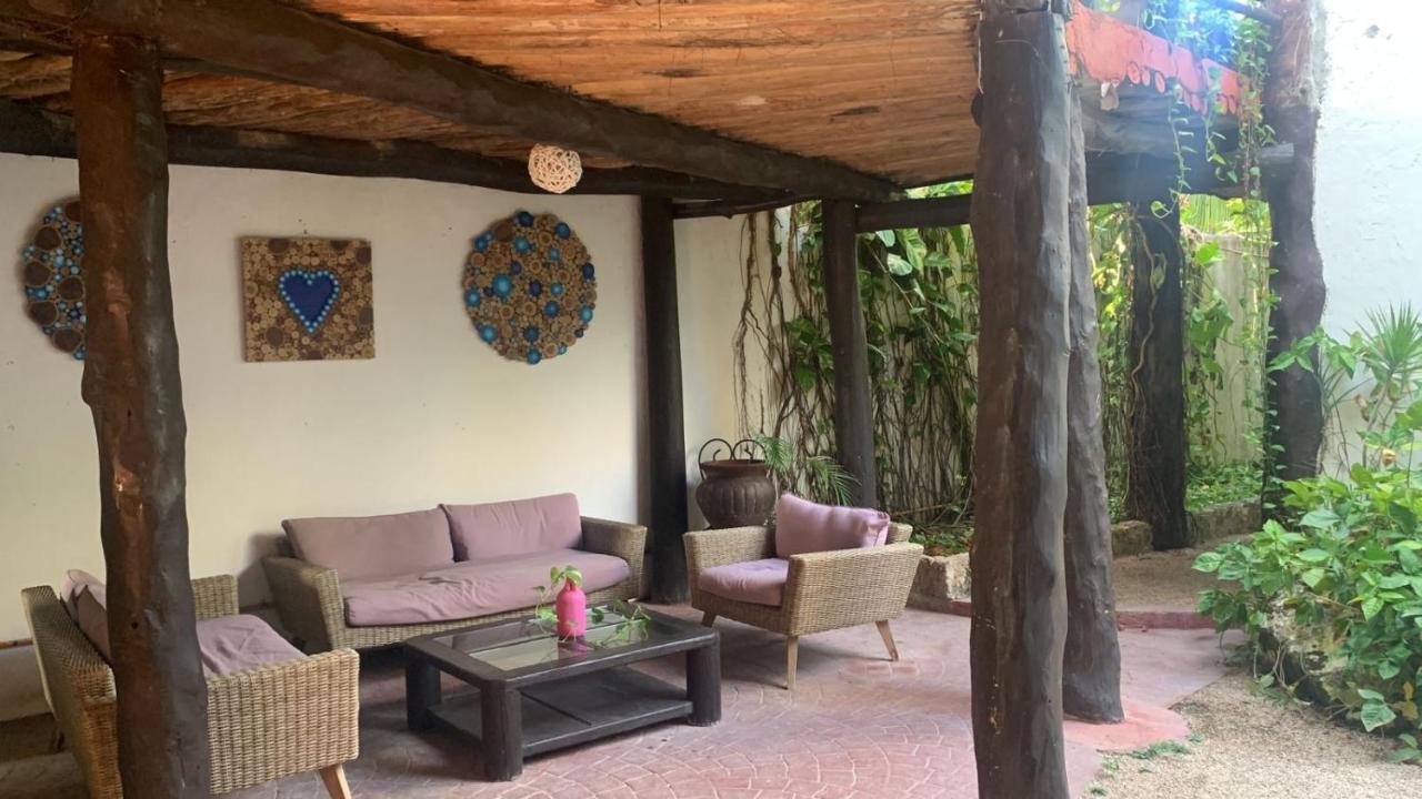 Casa Caribe Cancún Zewnętrze zdjęcie The patio at the La Posada Hotel in Winslow, Arizona