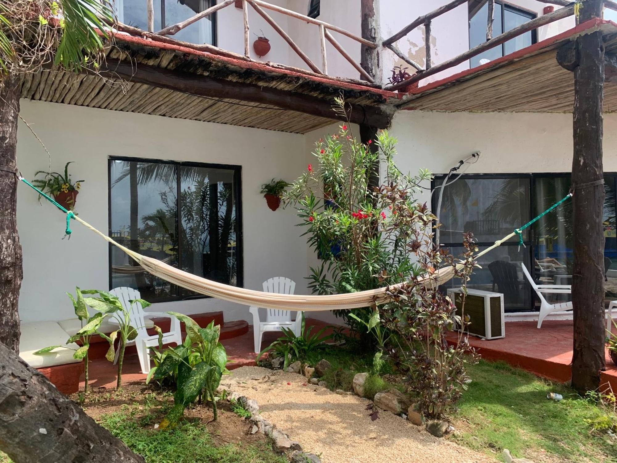 Casa Caribe Cancún Zewnętrze zdjęcie A hammock in a hotel in San Juan del Sur, Nicaragua